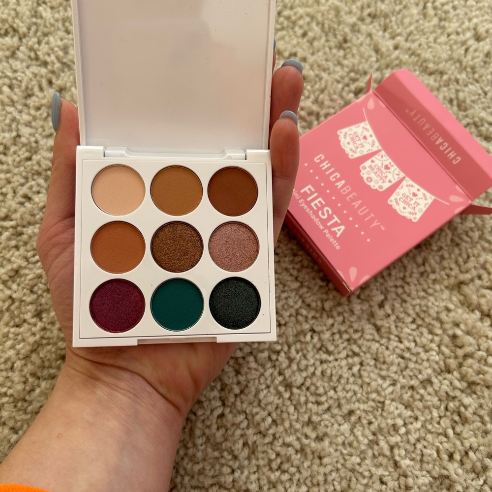Vibrant Jewel Tone Eyeshadow Palette with Warm Browns and Neutrals